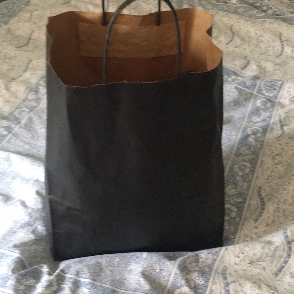 Meet your Posher, Ellie